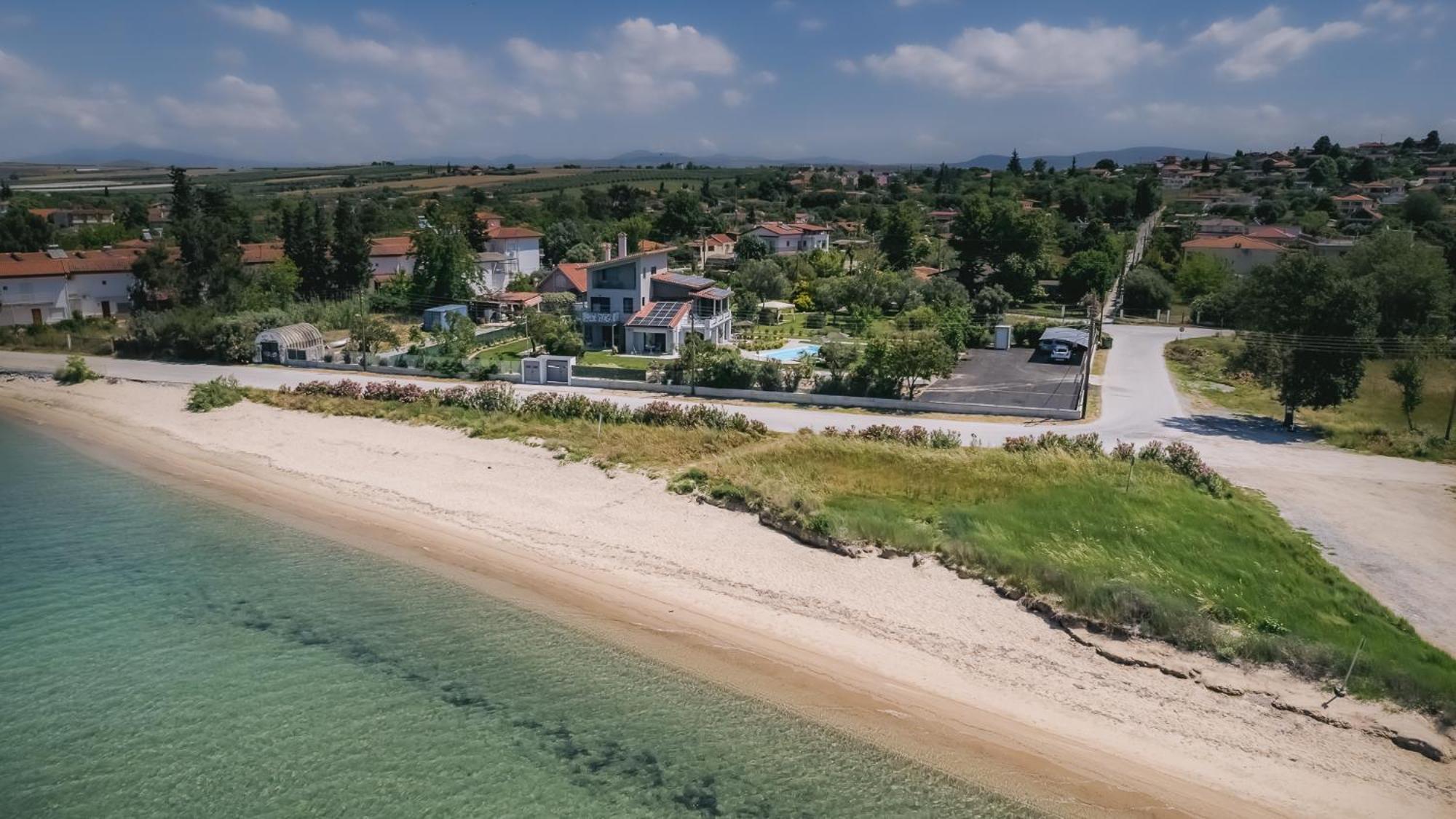 Electra Beachfront Suites, Nea Irakleia Exterior photo