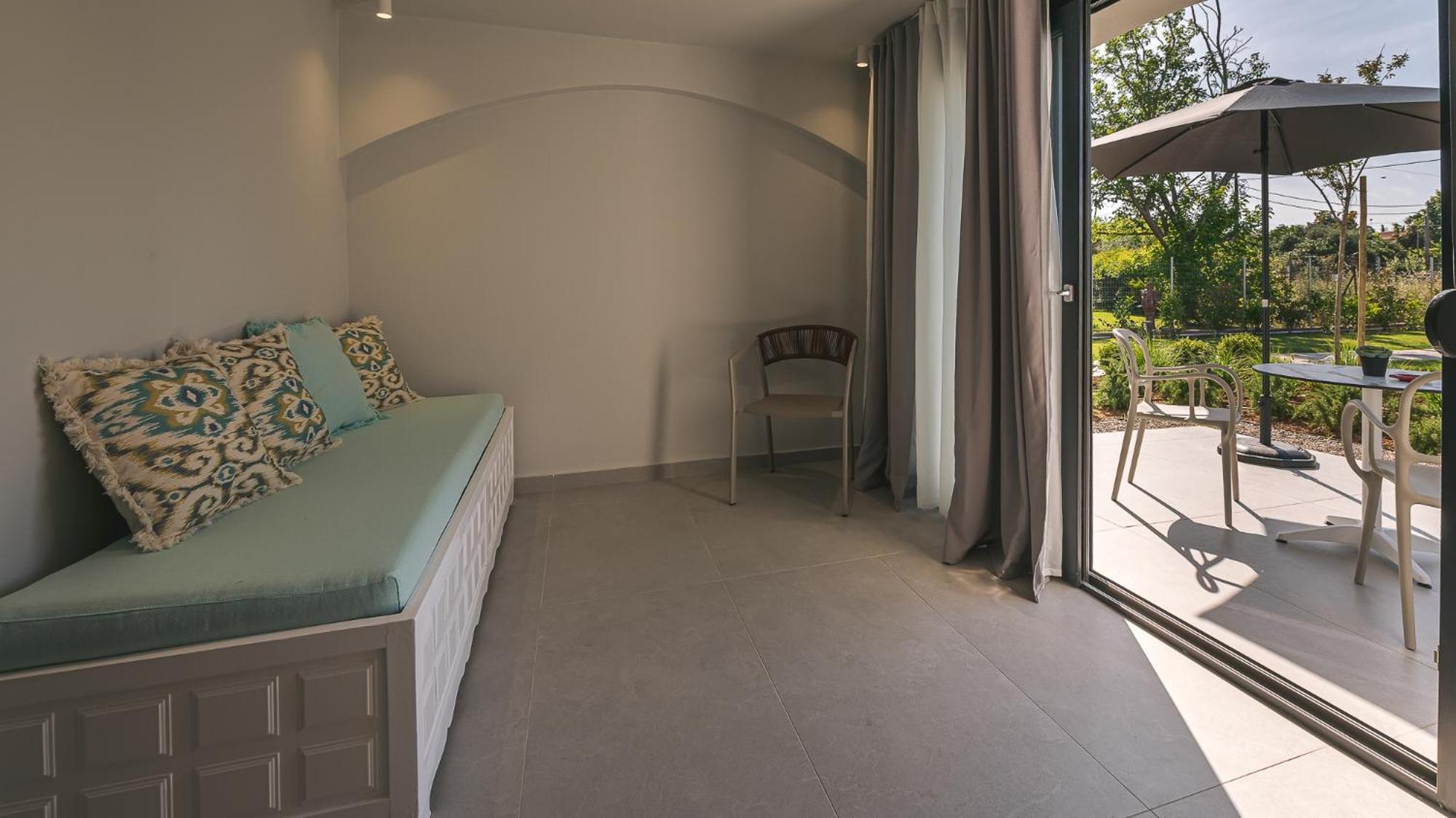 Electra Beachfront Suites, Nea Irakleia Exterior photo