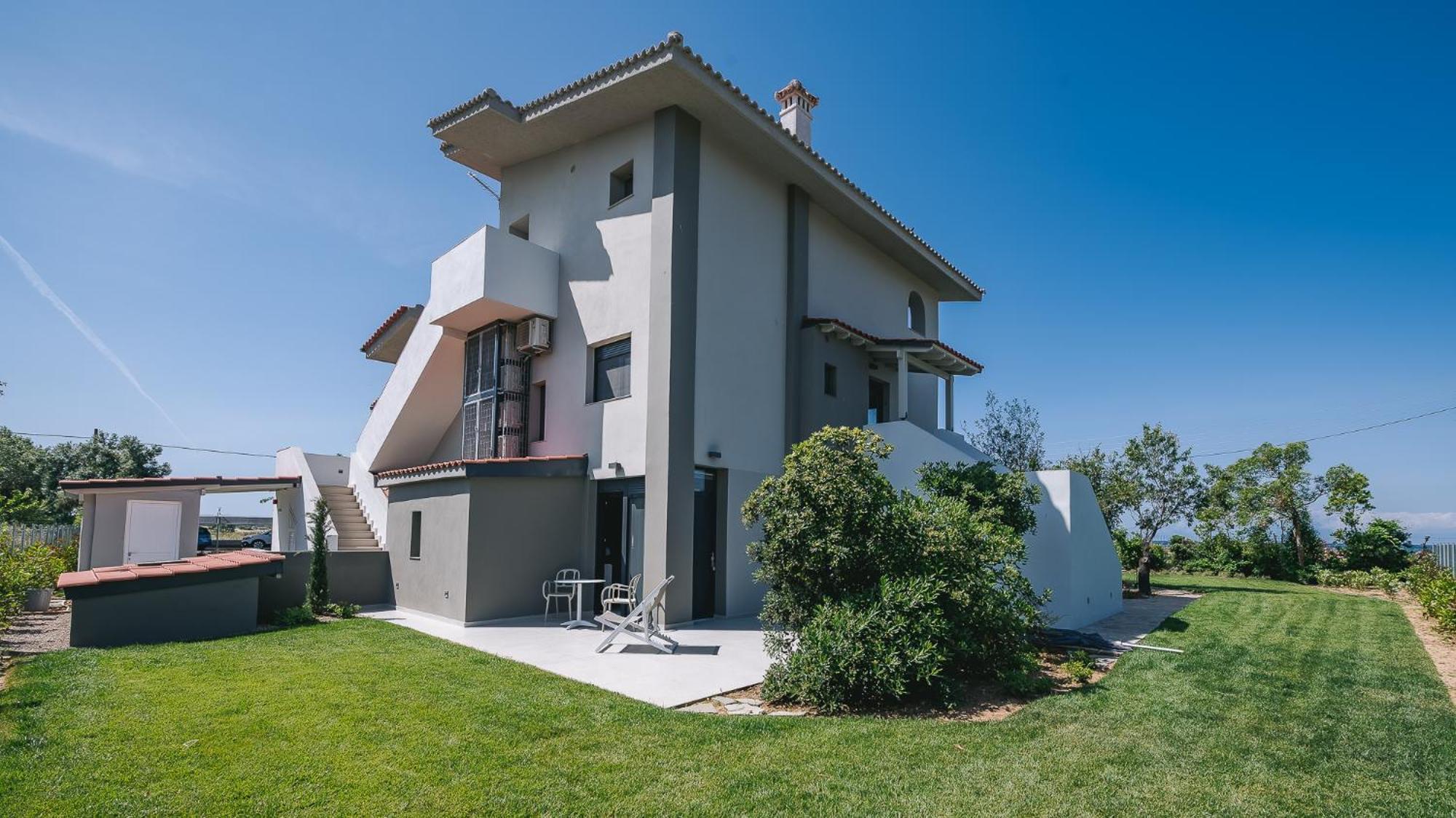 Electra Beachfront Suites, Nea Irakleia Exterior photo